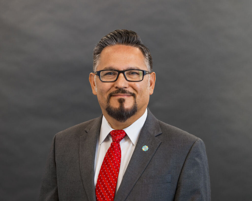 Richard Gonzalez headshot