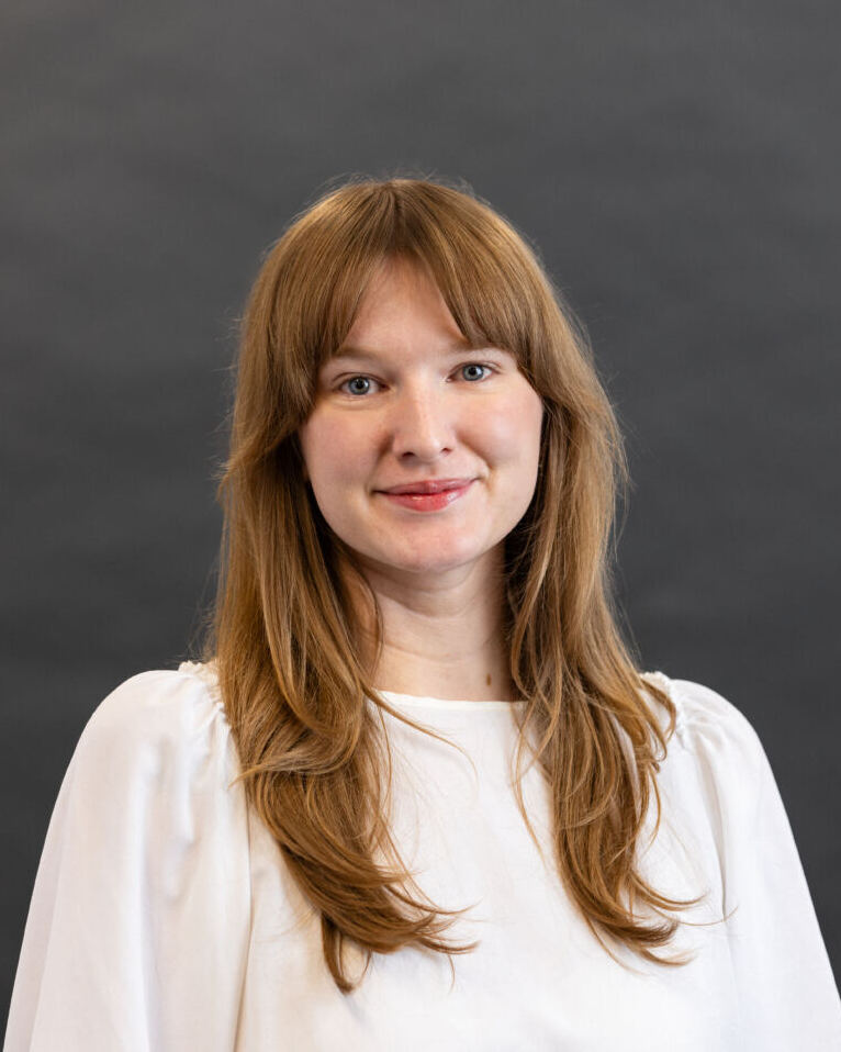 Tess Headshot