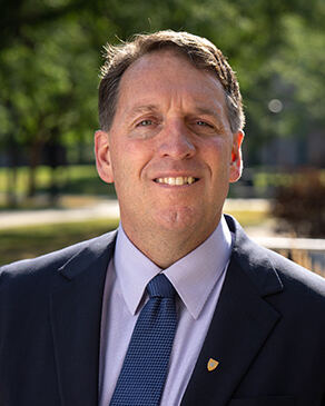 Chris Mallett headshot